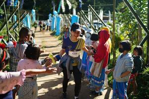 BIB: 1360
                            <button type="button" onclick="openModal(19072659)" class="btn btn-primary btn-sm float-right btn-popup" data-toggle="modal" data-target=".modal-high-quality">
                        <i class="fas fa-shopping-cart"></i> Add to Cart
                    </button>
                                            <button type="button" onclick="isThisMe(19072659, true)" class="btn btn-success btn-sm float-right btn-popup btn-isme hidden" data-toggle="tooltip" data-placement="bottom" title="นี่คือรูปของคุณใช่ไหม คลิกที่นี่เพื่อเอาเข้าอัลบั้ม">
                        <i class="fas fa-plus"></i> Add to album
                    </button>
                    <button type="button" onclick="isThisMe(19072659, false)" class="btn btn-warning btn-sm float-right btn-popup btn-isnotme hidden">
                        <i class="fas fa-ban"></i> Remove from album
                    </button>